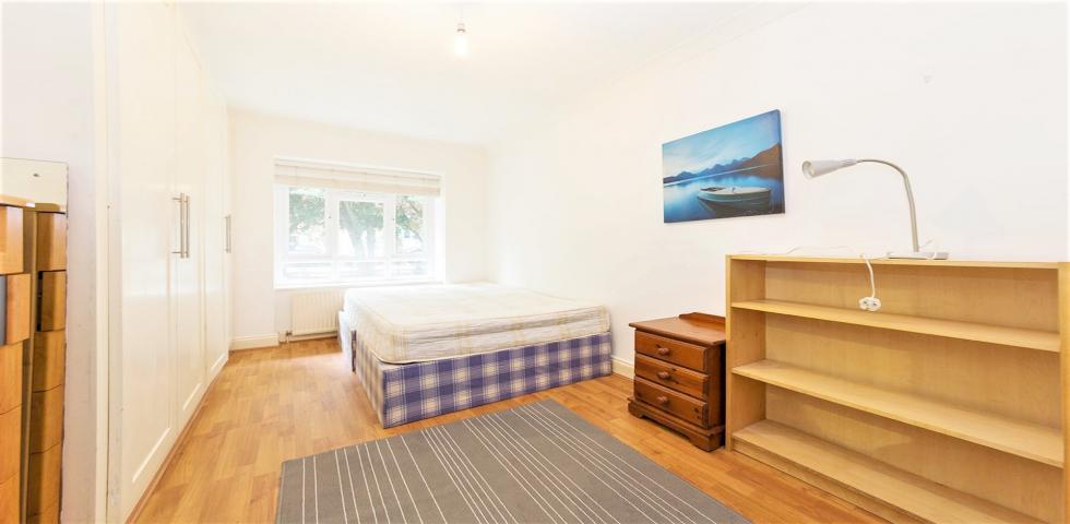 			2 Bedroom, 1 bath, 1 reception Flat			 Mapesbury Road, Brondesbury 